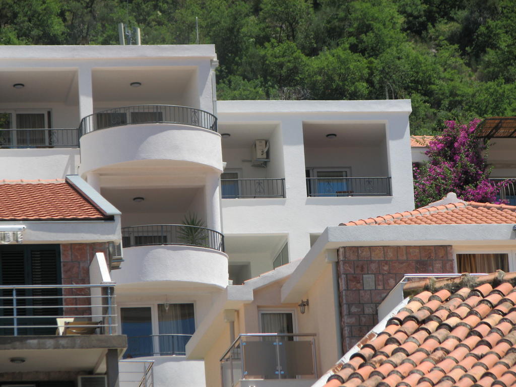 Apartments Leut Sveti Stefan Exterior photo